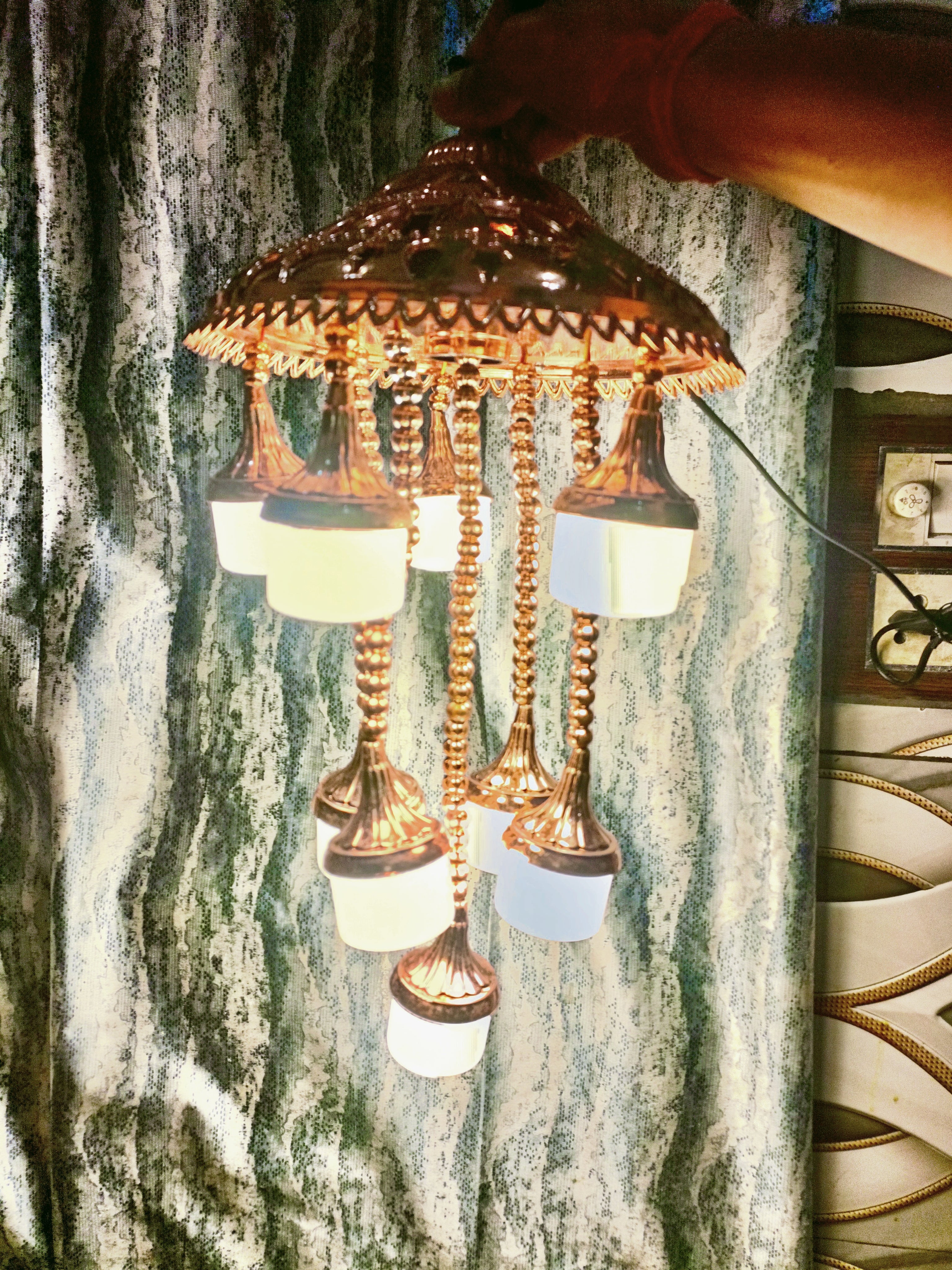 Regal Cascade Pendant Lamp.